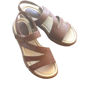 EUROSOFT by SOFFT Ceejay Adjustable Sandal Buckle Closure Tan Size 7.5 Wide